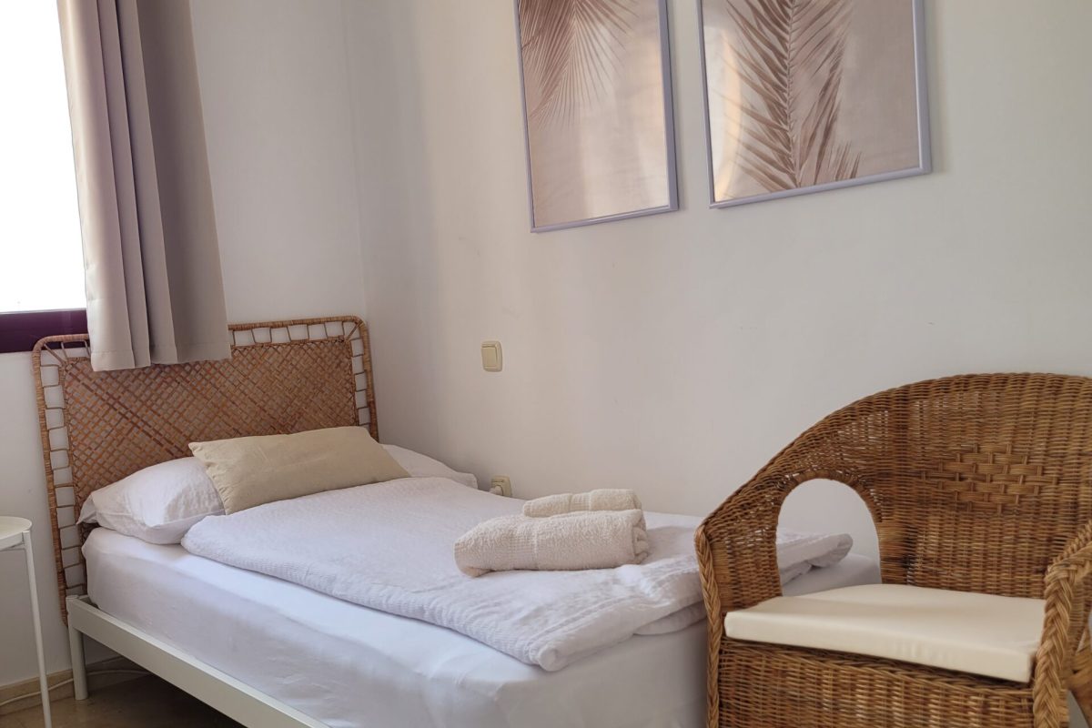 Jednolůžková postel